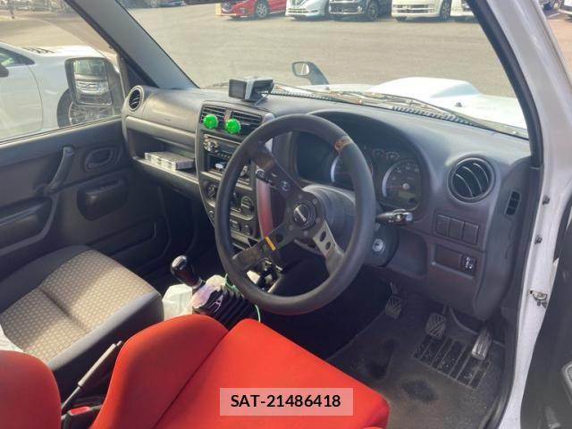 Suzuki JIMNY 2011-11 8829660-12