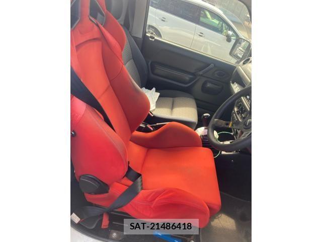 Suzuki JIMNY 2011-11 8829660-13