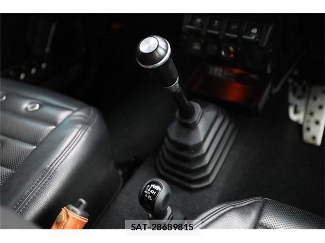 Suzuki JIMNY 2023-02 8849429-24