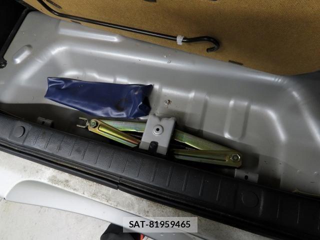 Suzuki JIMNY 2005-01 8849448-28