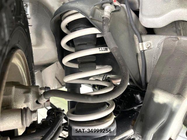 Suzuki JIMNY 2015-01 8849440-19