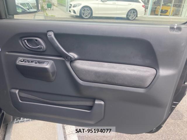 Suzuki JIMNY 2011-12 8849445-11