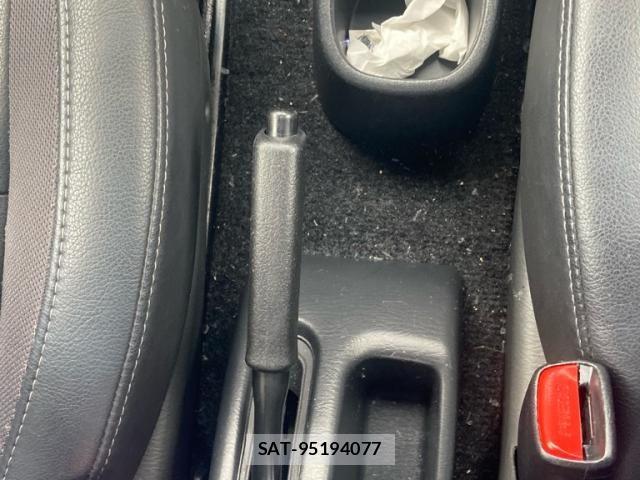 Suzuki JIMNY 2011-12 8849445-19