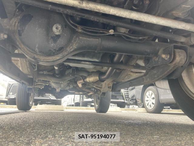Suzuki JIMNY 2011-12 8849445-23