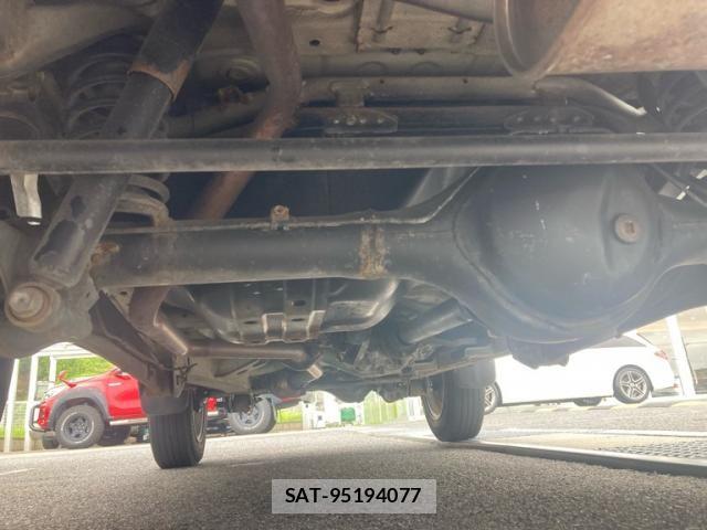 Suzuki JIMNY 2011-12 8849445-24