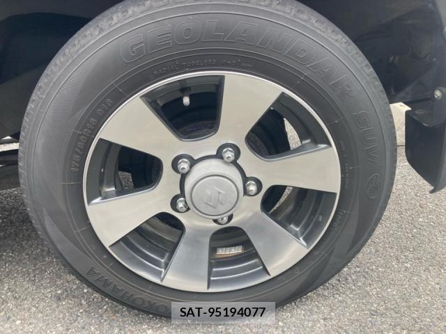 Suzuki JIMNY 2011-12 8849445-6
