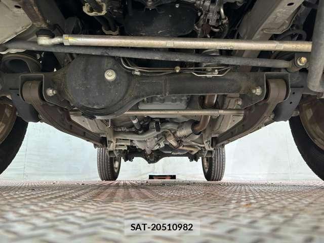 Suzuki JIMNY 2015-09 8849443-29