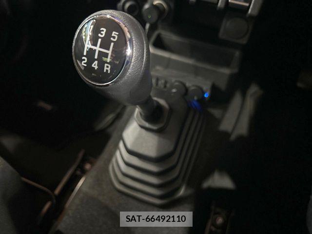 Suzuki JIMNY 2024-11 8880239-2