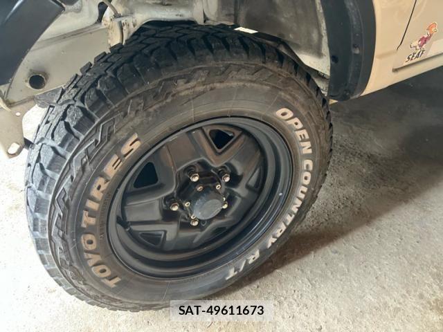 Suzuki JIMNY 2004-07 8880270-11
