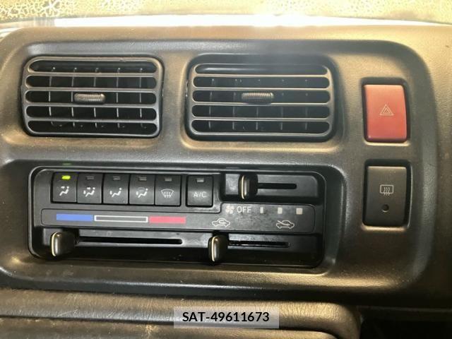 Suzuki JIMNY 2004-07 8880270-17