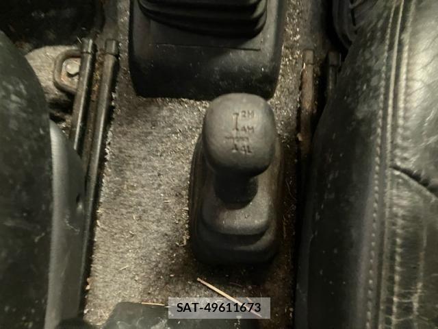 Suzuki JIMNY 2004-07 8880270-23