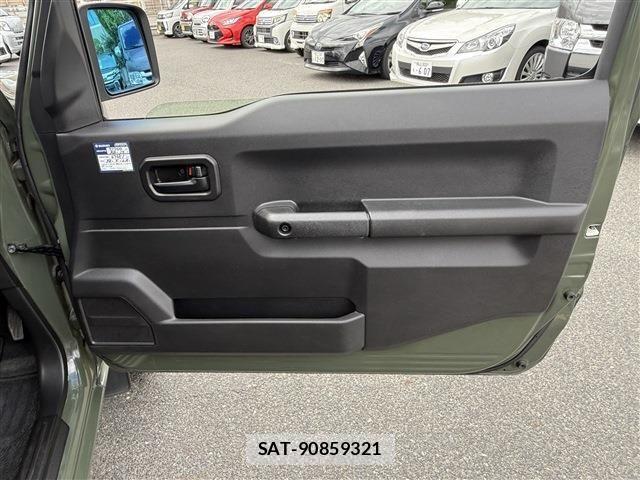 Suzuki JIMNY 2019-04 8880253-22