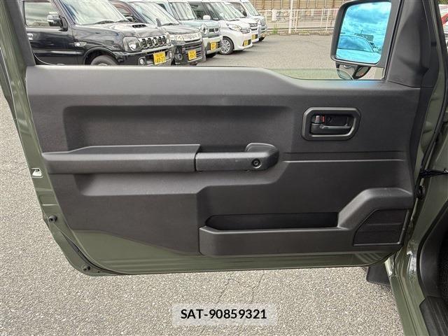 Suzuki JIMNY 2019-04 8880253-25