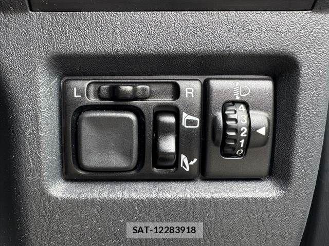 Suzuki JIMNY 2015-03 8880257-26