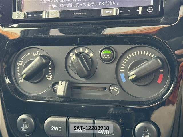 Suzuki JIMNY 2015-03 8880257-3