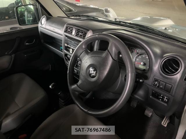 Suzuki JIMNY 2009-09 8883789-17