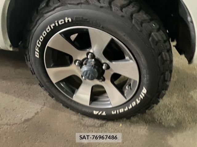 Suzuki JIMNY 2009-09 8883789-4