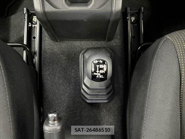 Suzuki JIMNY 2023-10 8883777-27
