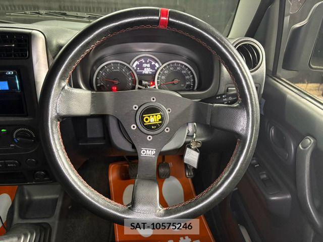 Suzuki JIMNY 2018-05 8883784-10