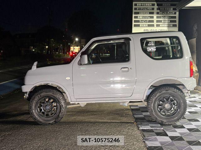 Suzuki JIMNY 2018-05 8883784-12