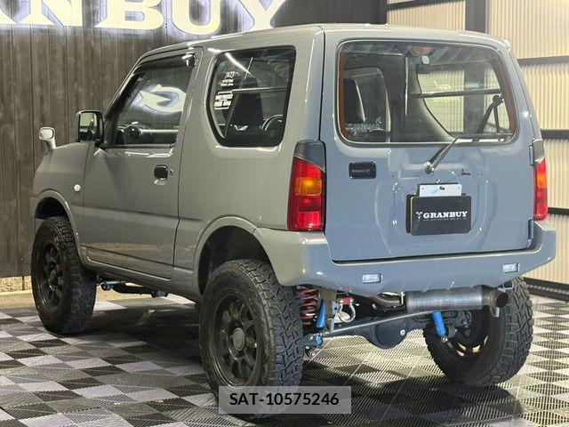Suzuki JIMNY 2018-05 8883784-13