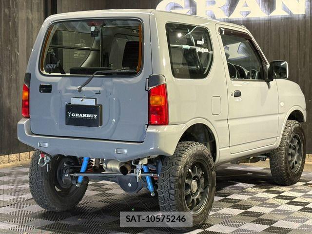 Suzuki JIMNY 2018-05 8883784-14