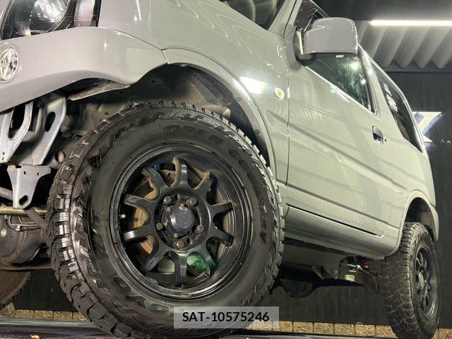 Suzuki JIMNY 2018-05 8883784-17