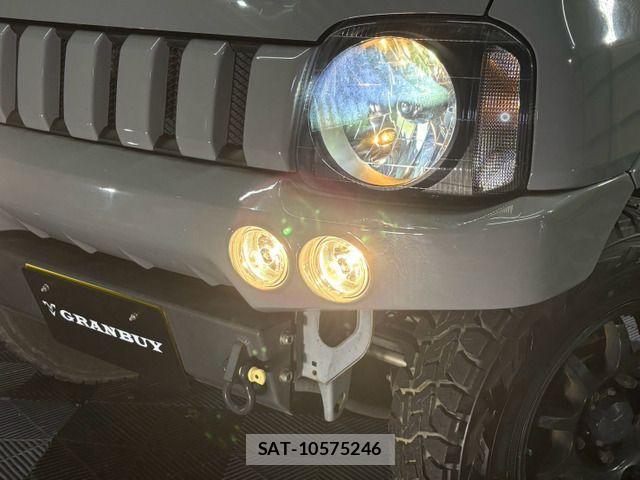 Suzuki JIMNY 2018-05 8883784-18