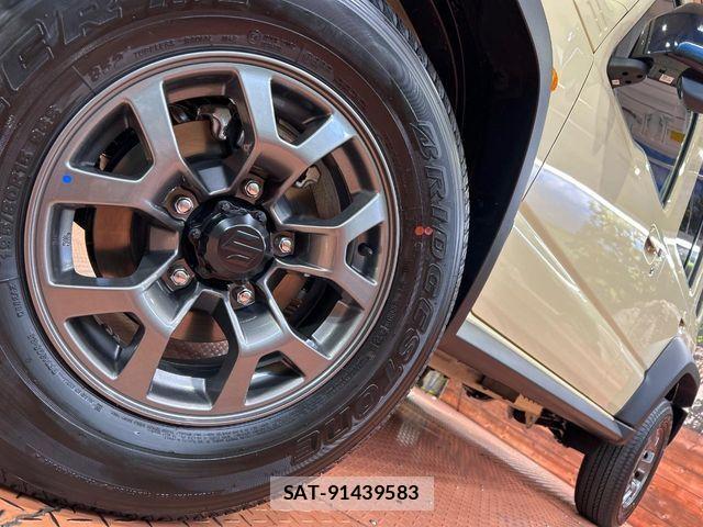 Suzuki JIMNY 2025-12 4371327-12
