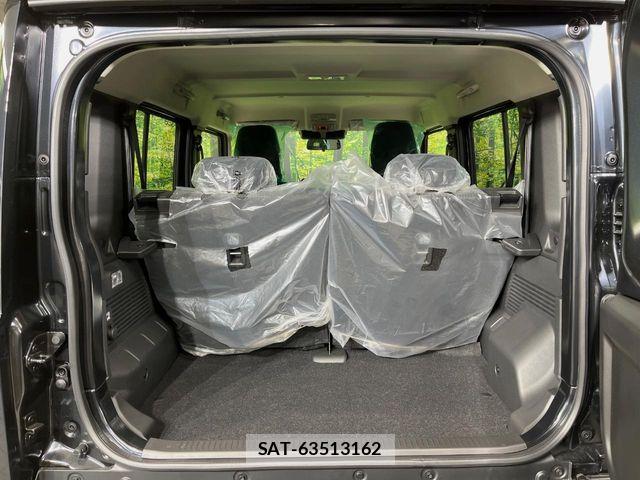 Suzuki JIMNY 2026-03 6672100-9