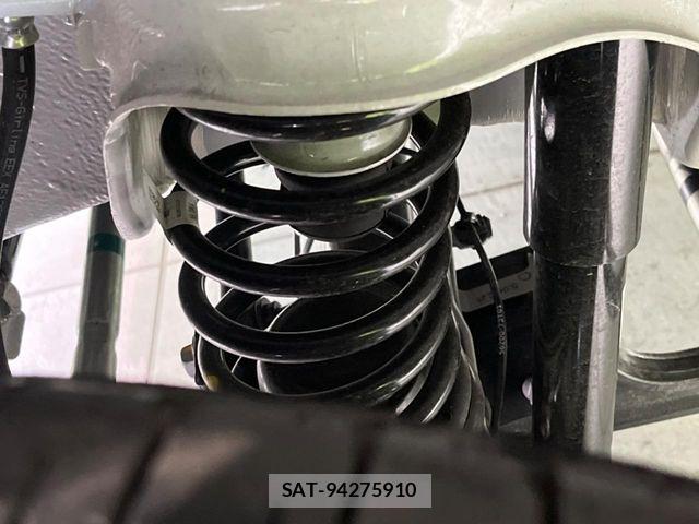 Suzuki JIMNY 2025-05 6815466-19