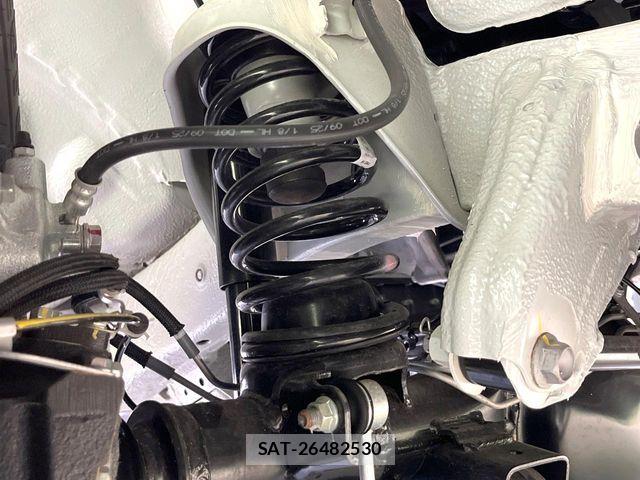Suzuki JIMNY 2026-04 6815451-18