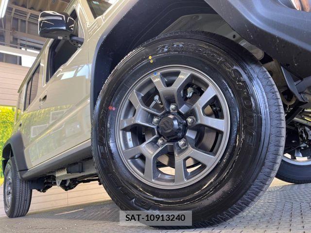 Suzuki JIMNY 2026-04 7220299-12