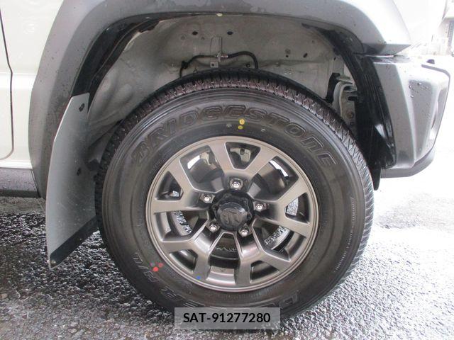 Suzuki JIMNY 2025-05 7220276-11