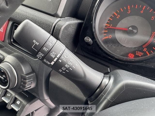 Suzuki JIMNY 2026-04 7220301-18