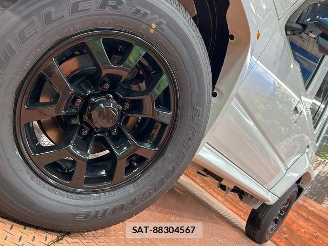 Suzuki JIMNY 2026-02 7220289-12