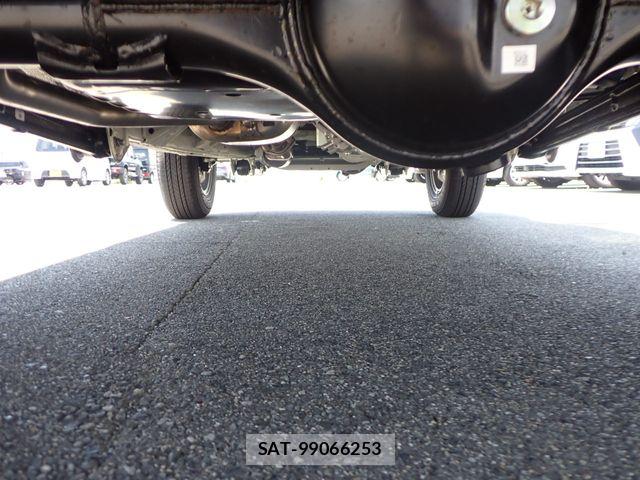Suzuki JIMNY 2026-05 7251163-12