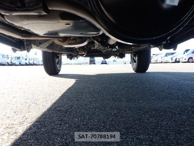 Suzuki JIMNY 2026-05 7251162-12