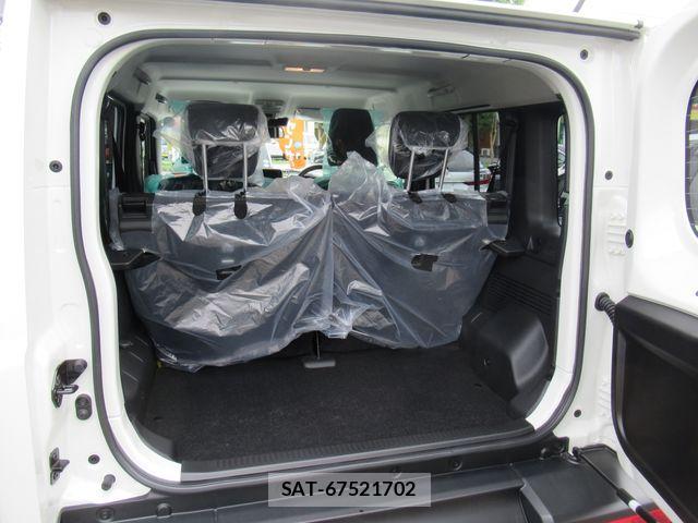 Suzuki JIMNY 2026-06 7358282-6