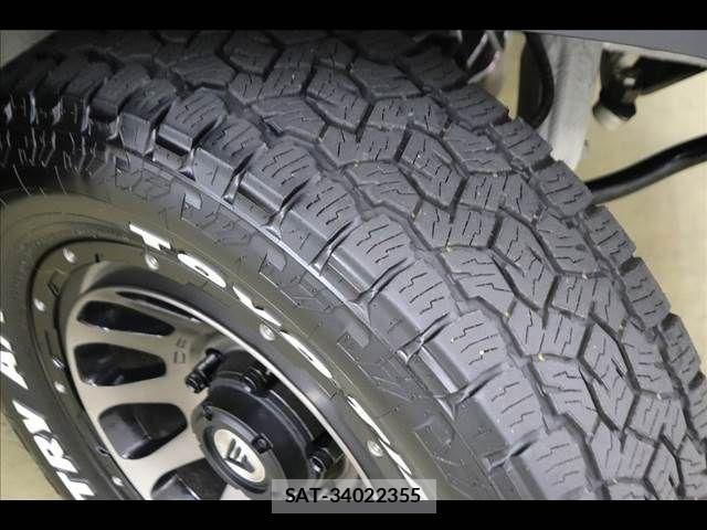 Suzuki JIMNY 2025-04 7617334-24