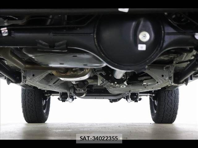 Suzuki JIMNY 2025-04 7617334-25