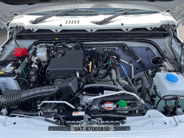 Suzuki JIMNY 2025-06 8074179-17