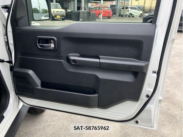 Suzuki JIMNY 2025-06 8099856-12