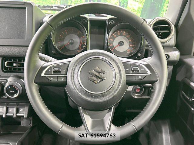 Suzuki JIMNY 2025-04 8208087-10