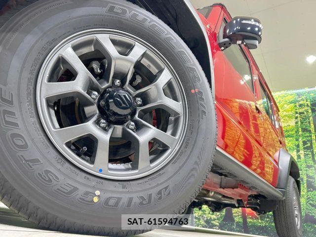Suzuki JIMNY 2025-04 8208087-12