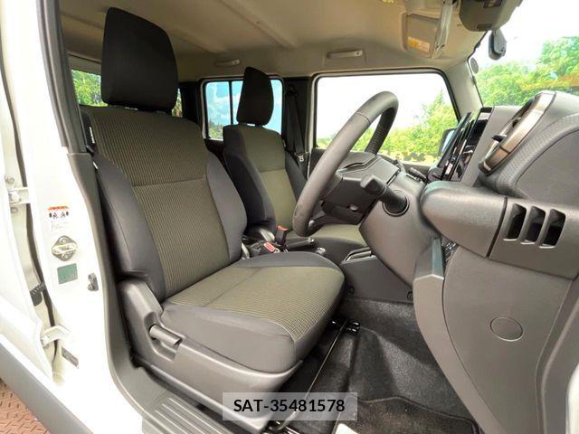Suzuki JIMNY 2026-02 8208069-7