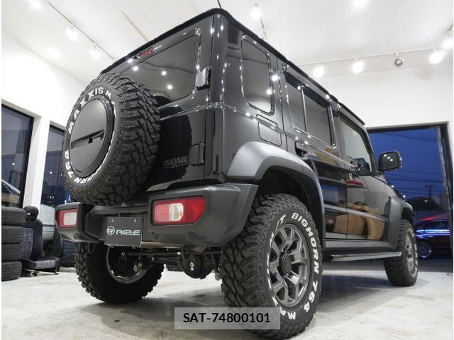 Suzuki JIMNY 2025-07 8208068-5