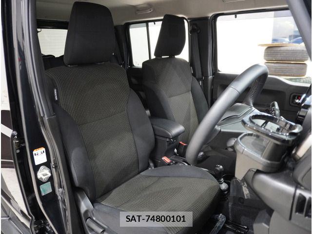 Suzuki JIMNY 2025-07 8208068-7