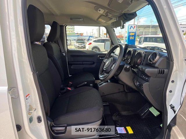 Suzuki JIMNY 2026-07 8208070-8