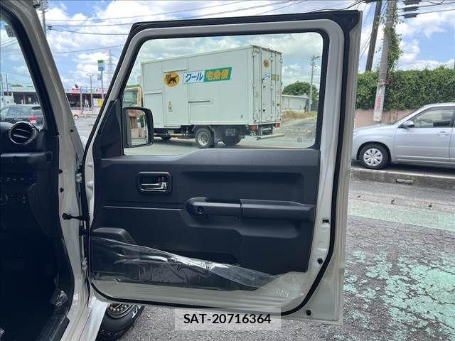Suzuki JIMNY 2026-06 8314966-10
